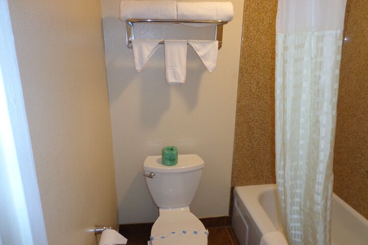 2 Double Beds (8 of 8)