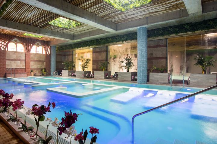 Pool 11 of 19