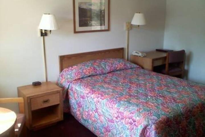 Photo of Carriage House Motor Inn