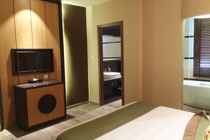 Room 9 of 45