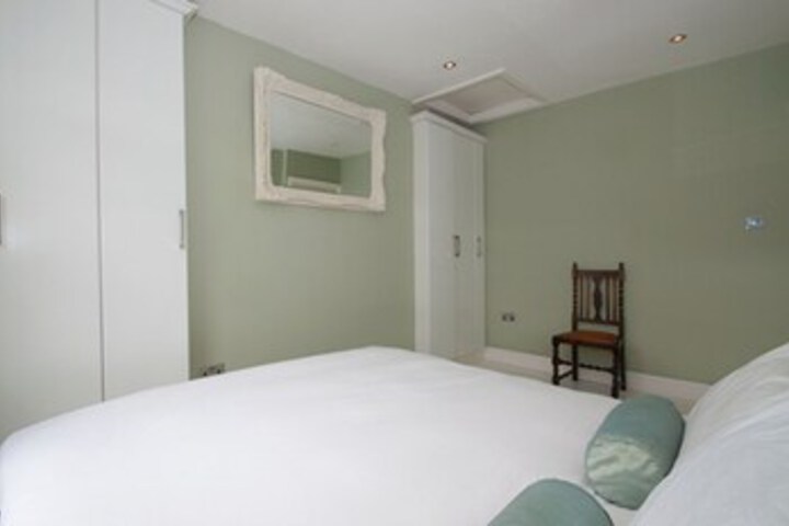 Room 12 of 15