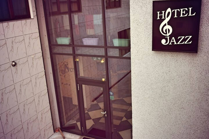Hotel 67 of 72