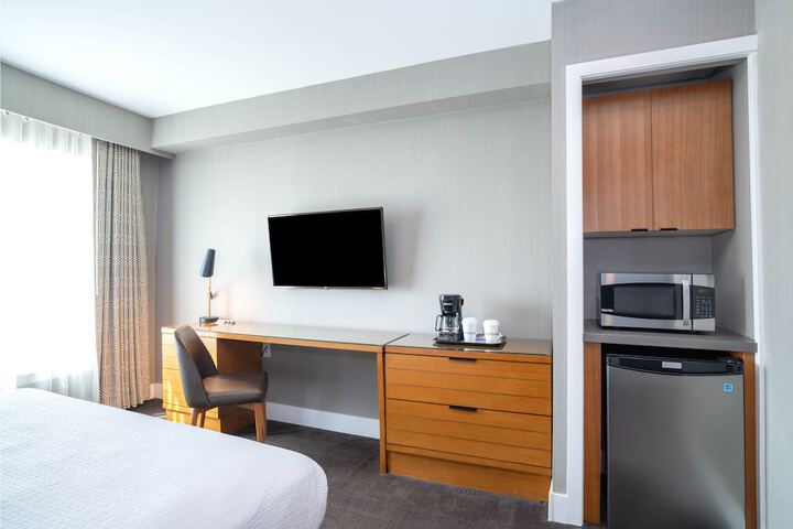 1 King Bed (27 of 29)