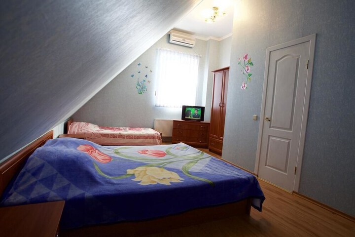 Room 6 of 46