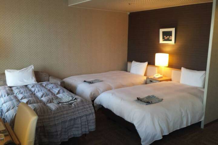 Room 4 of 52