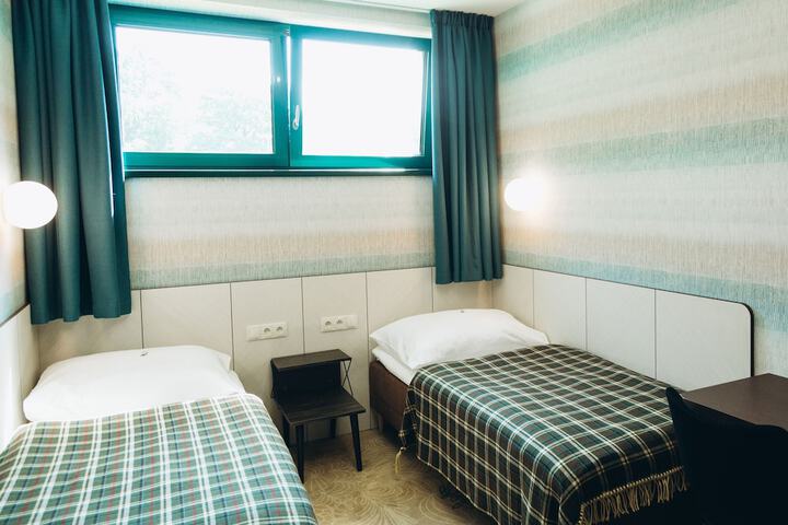 Room 9 of 31