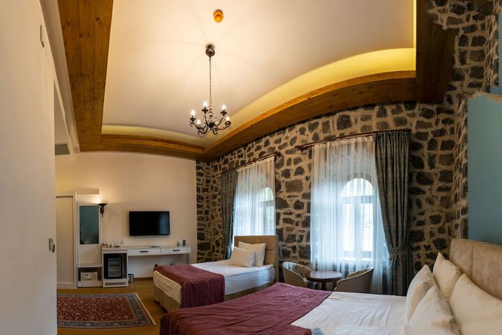 Room 3 of 36