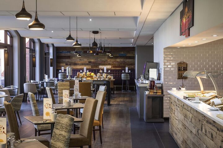 Dining Photos