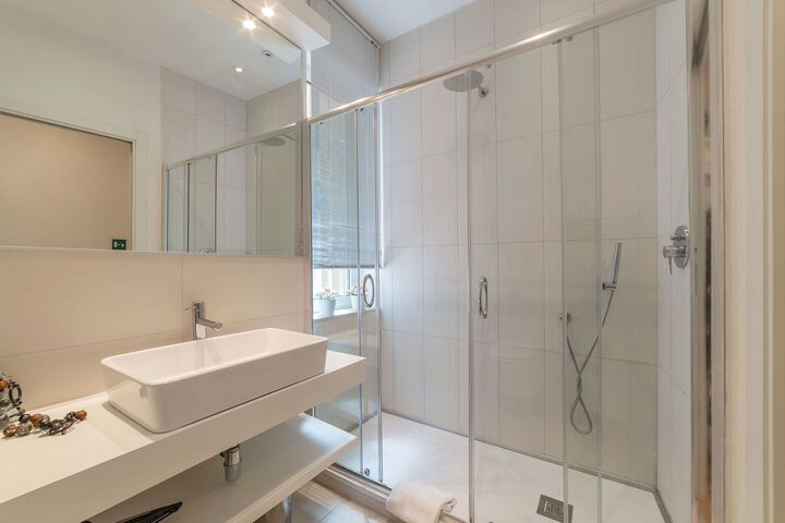 Room 5 of 22