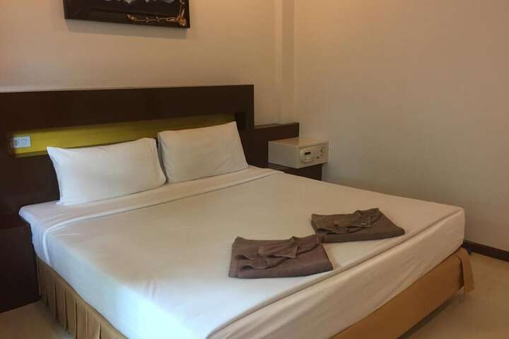 Room 15 of 53