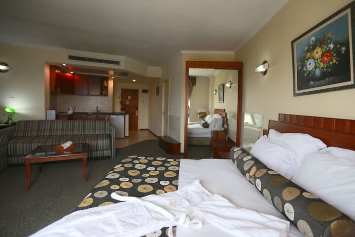 Room 48 of 86
