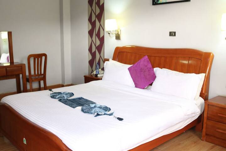 Room 2 of 23