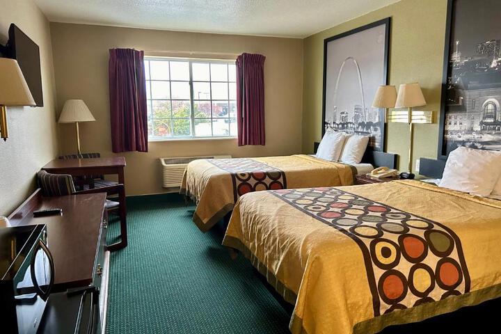 Standard Room, King or Two Doubles (6 of 8)