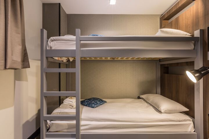 Room 18 of 191