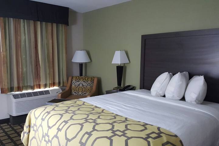 2 Queen Beds (6 of 11)