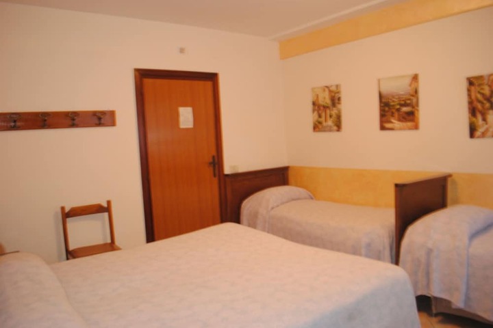 Room 3 of 26