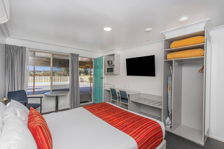 Room 70 of 85
