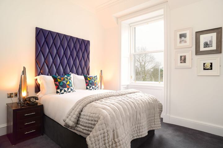 Room 10 of 74