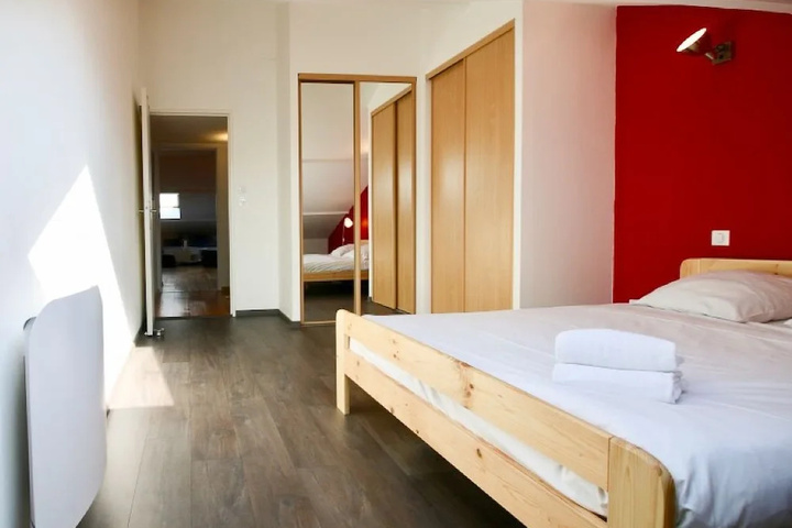 Room 7 of 11