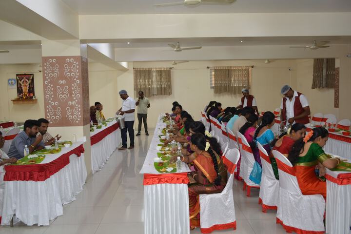 Dining 54 of 60