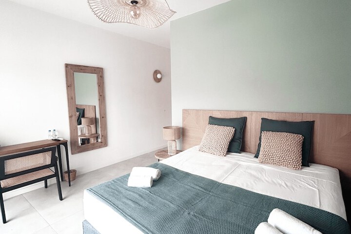 Room 5 of 27