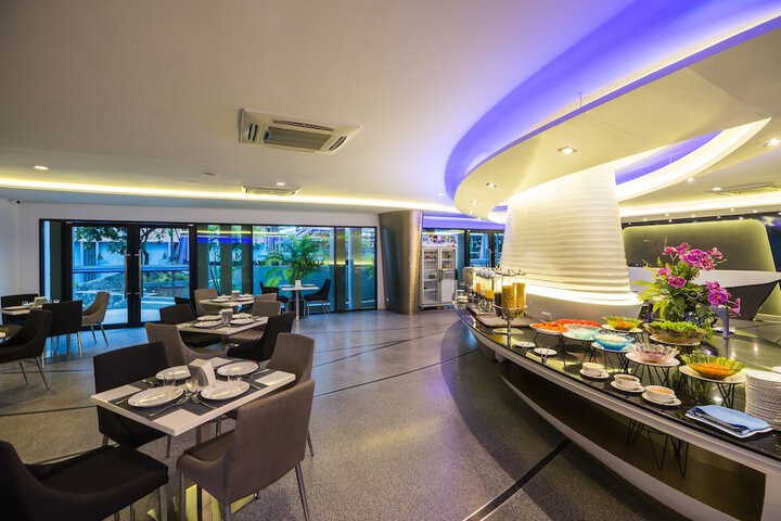 Dining 90 of 121