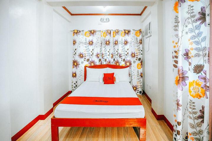RedDoorz at S and L Apartelle Daraga Albay
