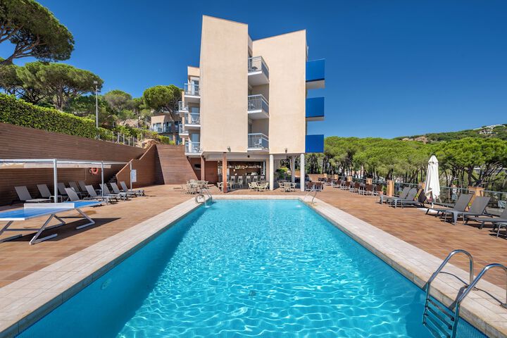 Pools & Facilities
