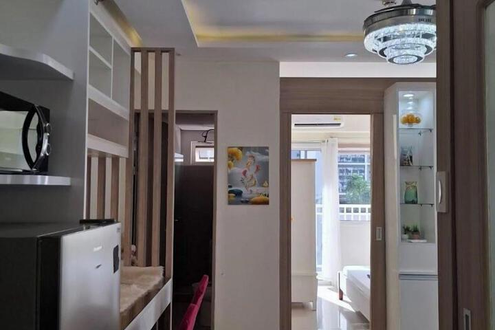 Room 6 of 11