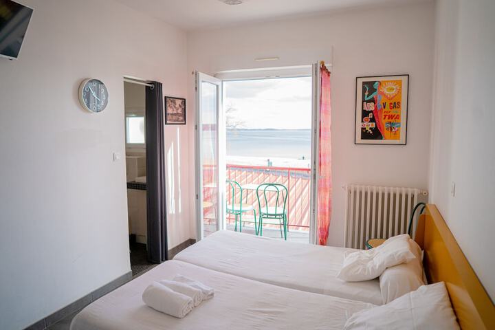 Room 2 of 14