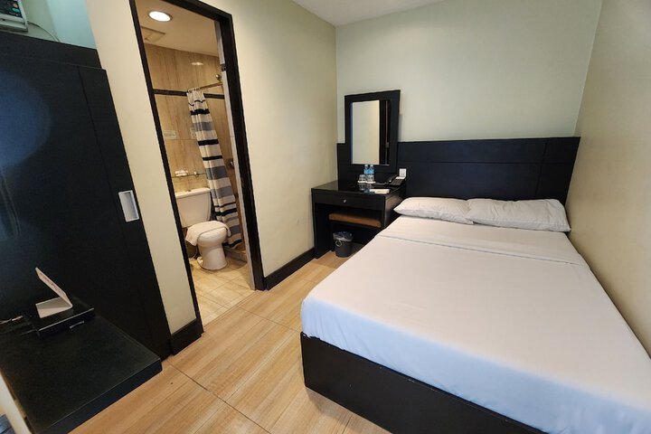 Room 3 of 13