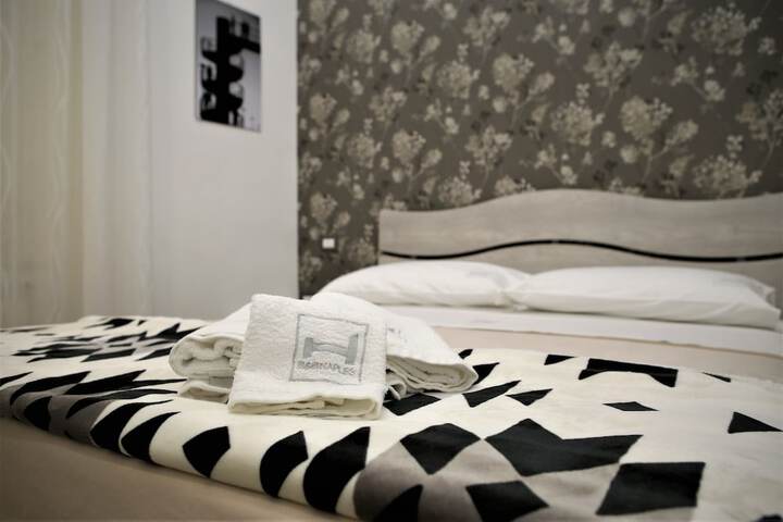 Room 27 of 82