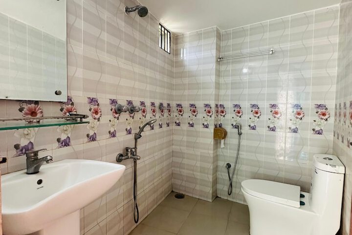 Room 7 of 25