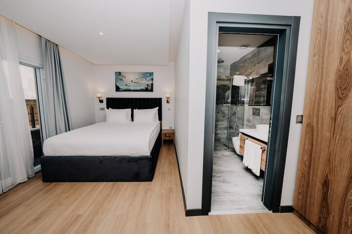 Room 11 of 21