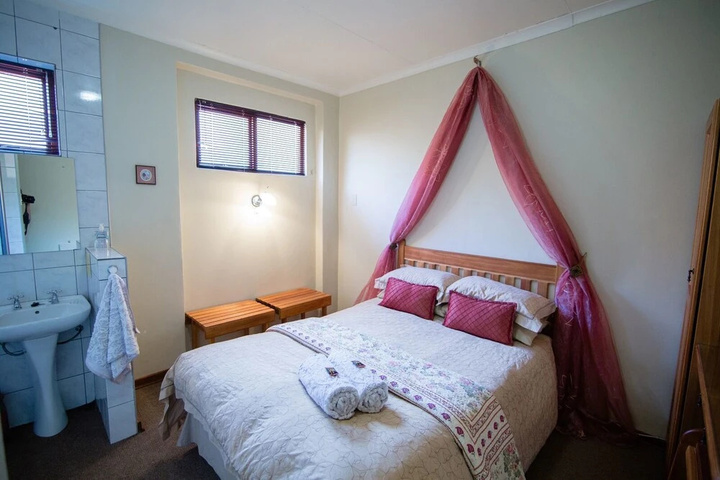 Room 6 of 19