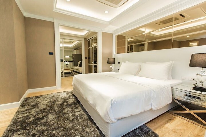 Room 4 of 19