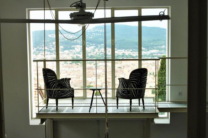 Grand Loft EM33