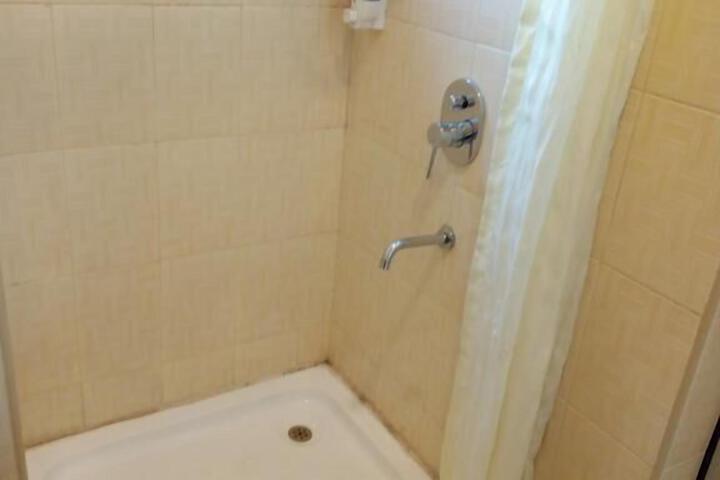 Room 1 of 21