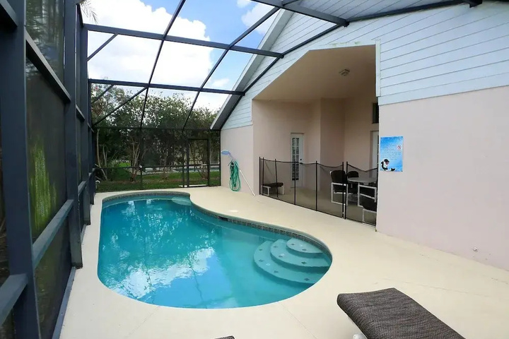 Pool 13 of 17