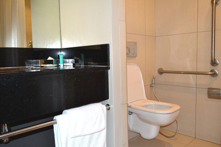 Room 14 of 63