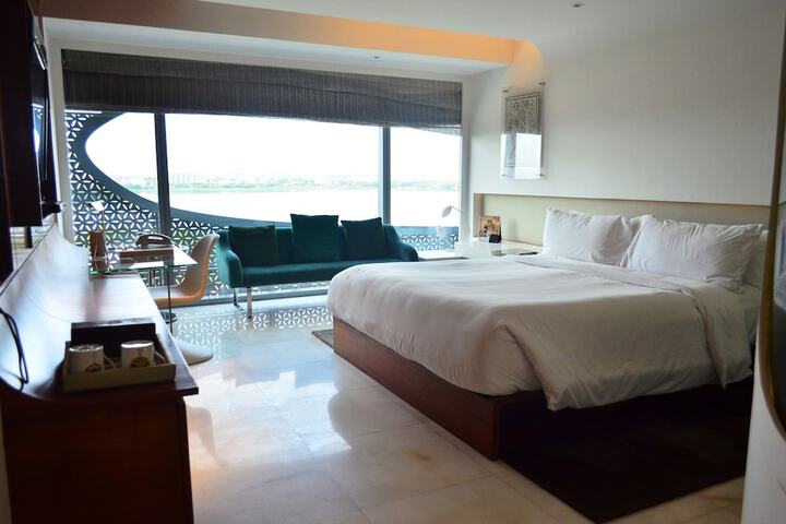 Room 17 of 73