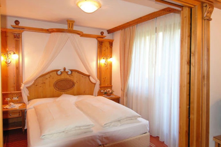 Room 4 of 131