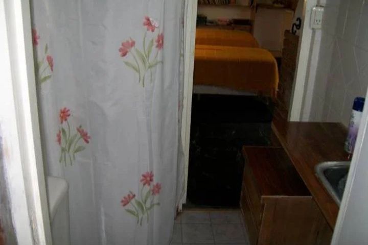 Room 7 of 15