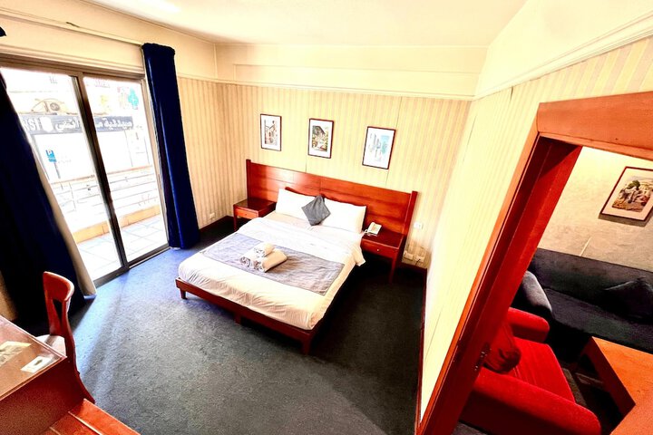 Room 25 of 54