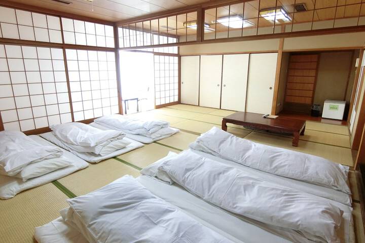 Room 13 of 49