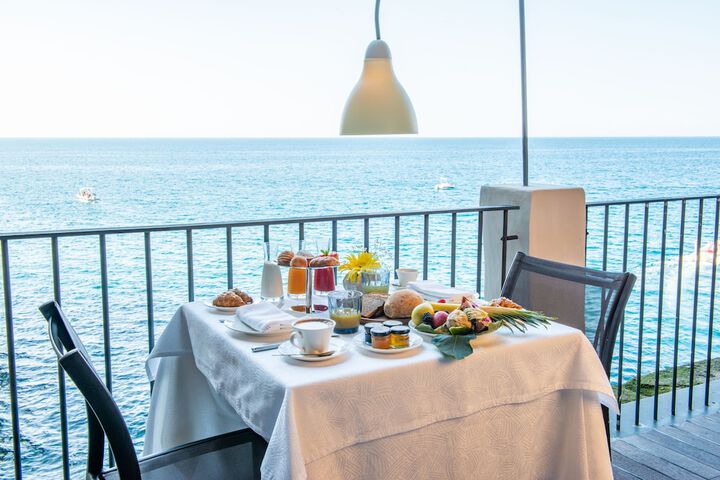 Dining 70 of 73