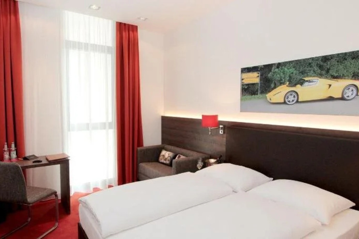 Room 5 of 20