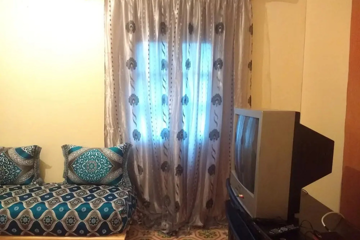 Room 5 of 11