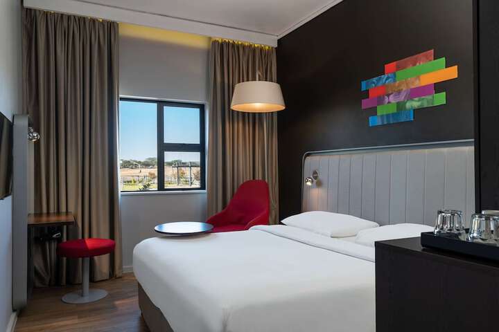 Room 4 of 69