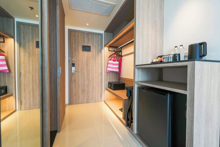Room 13 of 68